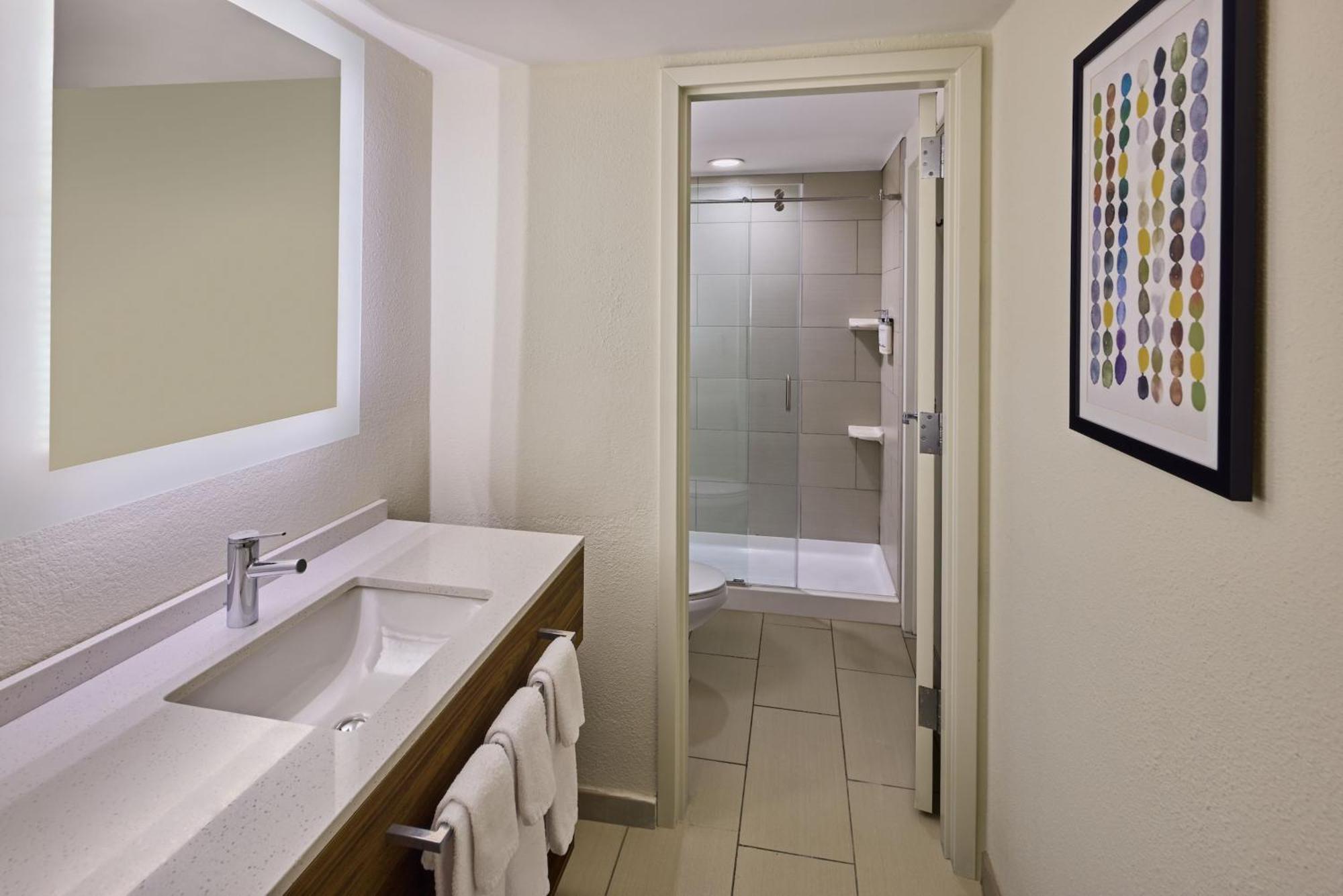 Holiday Inn Express & Suites Charleston Dwtn -Westedge By Ihg Экстерьер фото