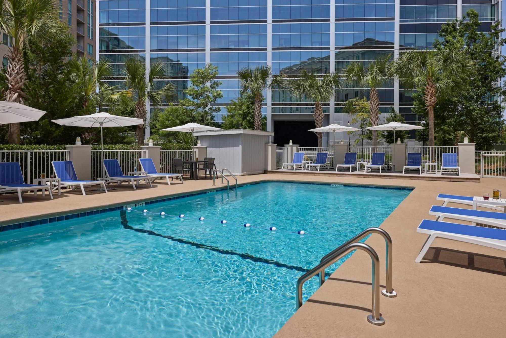 Holiday Inn Express & Suites Charleston Dwtn -Westedge By Ihg Экстерьер фото