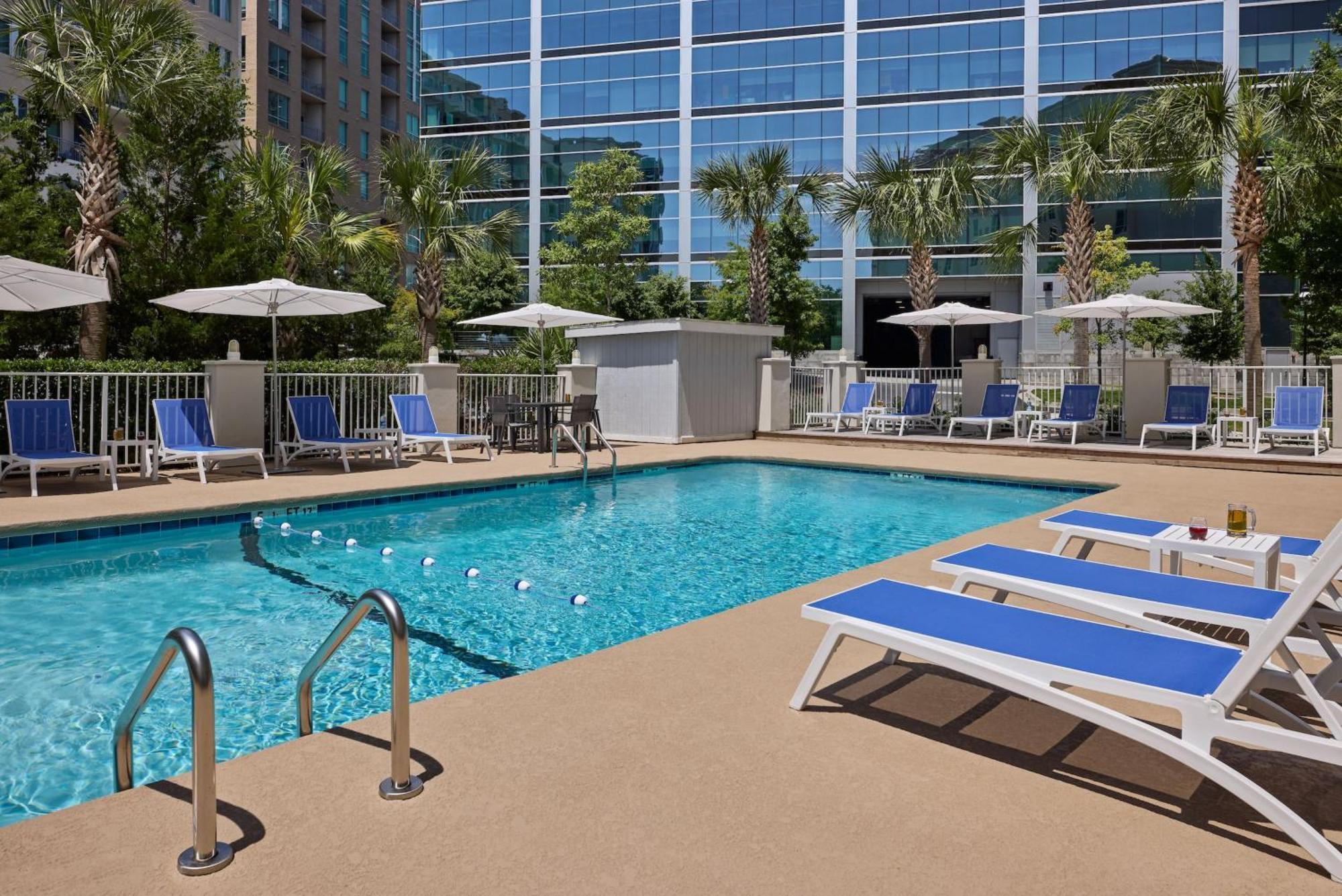 Holiday Inn Express & Suites Charleston Dwtn -Westedge By Ihg Экстерьер фото